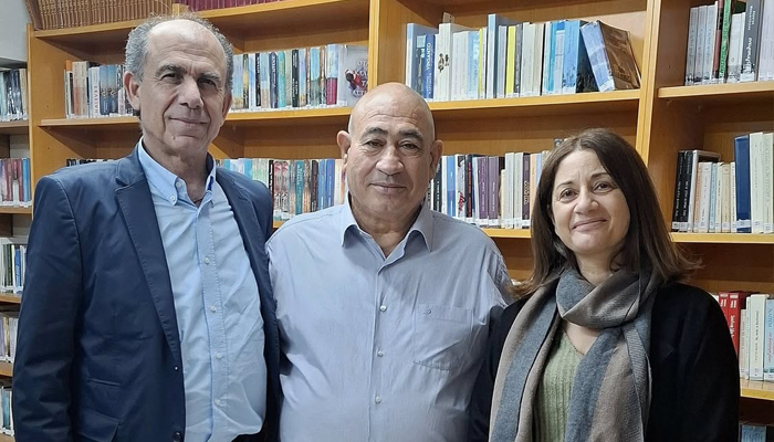 O Δήμαρχος Αραδίππου και η Πρόεδρος Επιτροπής Πολιτισμού μαζί με τον Πρόεδρο του Συλλόγου των "Ασυνόδευτων Παιδιών του 1974" κ. Ανδρέα Θεοδοσίου