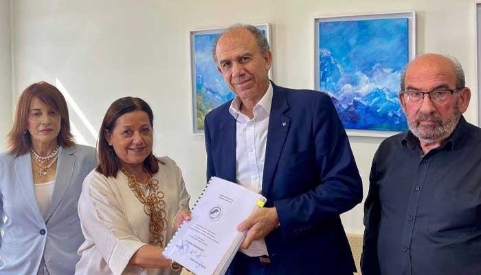 Υπογράφηκε η συμφωνία για το Κοινοτικό Γήπεδο Τρούλλων